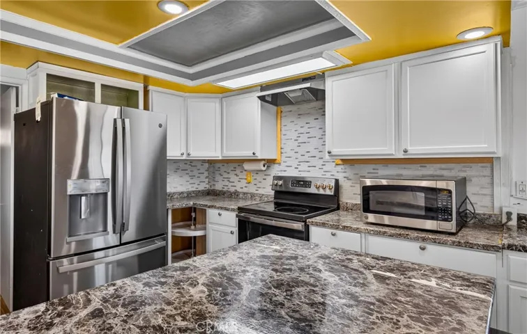 8929 Central Road, Apple Valley, California 92308