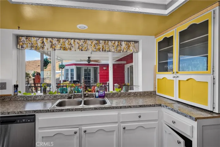 8929 Central Road, Apple Valley, California 92308