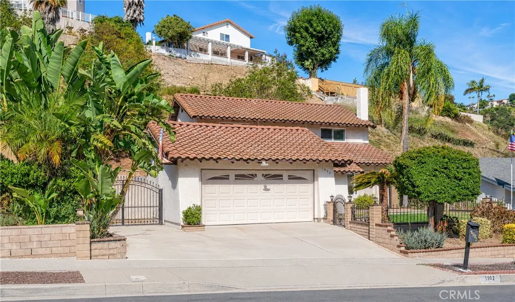 1902 Kiowa Crest Dr
