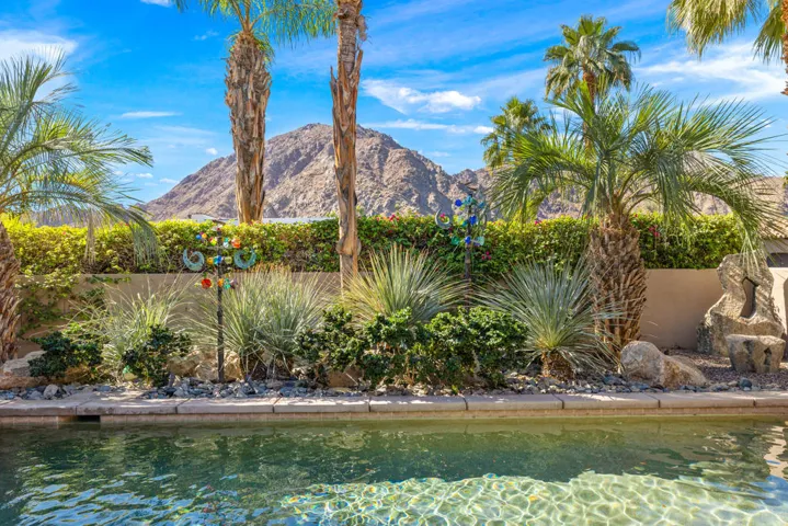 Pool & Mountain Views