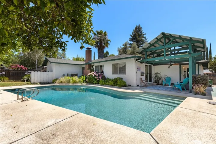 4 Doris Way, Chico, California 95926