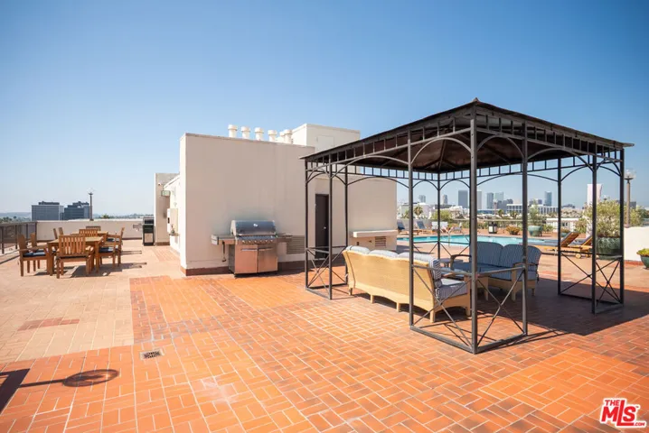 325 N Oakhurst Drive 405, Beverly Hills, California 90210