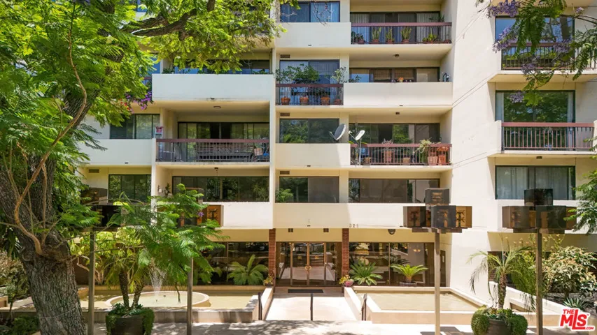 325 N Oakhurst Drive 405, Beverly Hills, California 90210