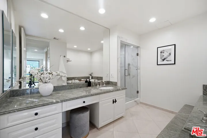 325 N Oakhurst Drive 405, Beverly Hills, California 90210