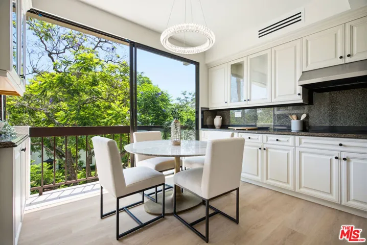 325 N Oakhurst Drive 405, Beverly Hills, California 90210