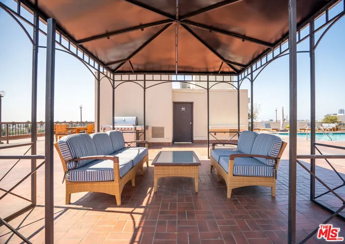 325 N Oakhurst Drive 405, Beverly Hills, California 90210