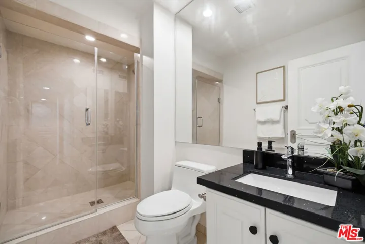 325 N Oakhurst Drive 405, Beverly Hills, California 90210