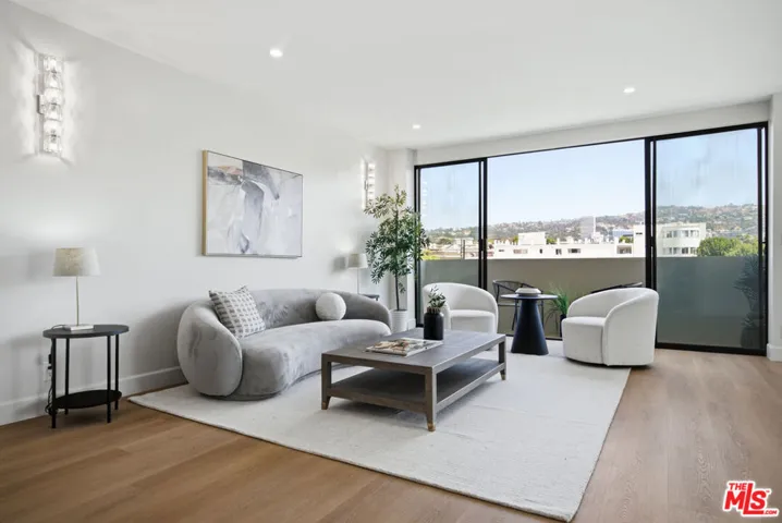 325 N Oakhurst Drive 405, Beverly Hills, California 90210