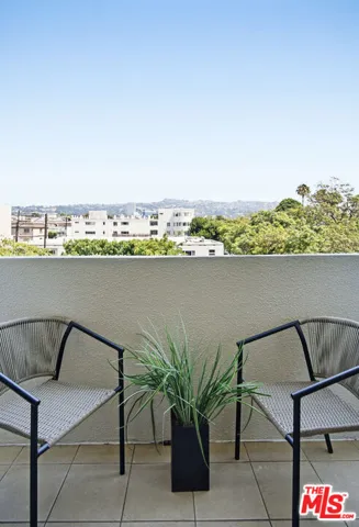 325 N Oakhurst Drive 405, Beverly Hills, California 90210