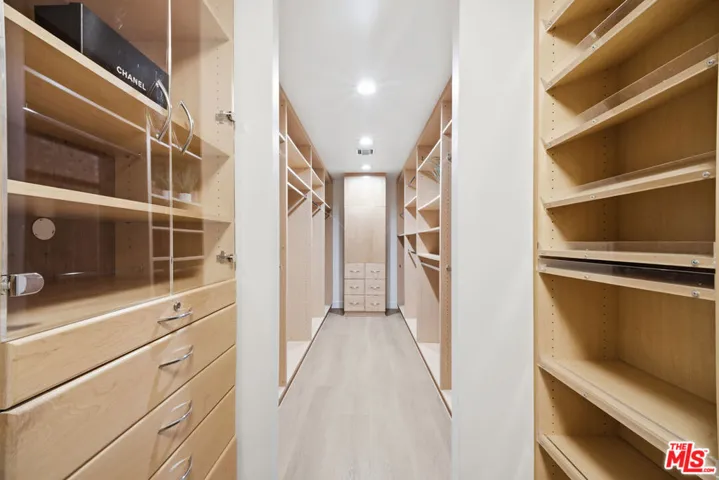 325 N Oakhurst Drive 405, Beverly Hills, California 90210