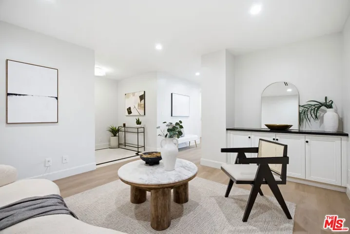 325 N Oakhurst Drive 405, Beverly Hills, California 90210