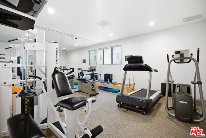 325 N Oakhurst Drive 405, Beverly Hills, California 90210