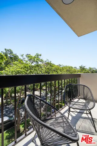 325 N Oakhurst Drive 405, Beverly Hills, California 90210