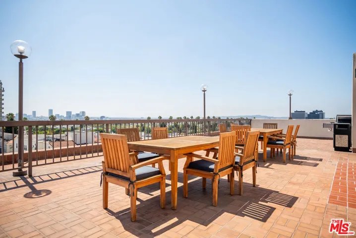 325 N Oakhurst Drive 405, Beverly Hills, California 90210