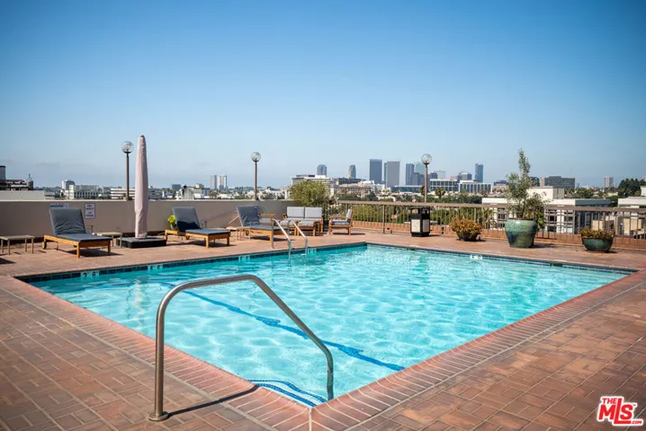 325 N Oakhurst Drive 405, Beverly Hills, California 90210