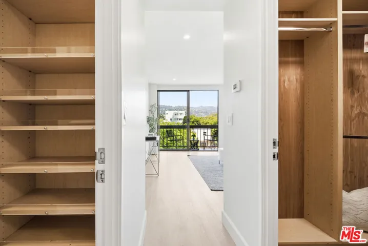 325 N Oakhurst Drive 405, Beverly Hills, California 90210