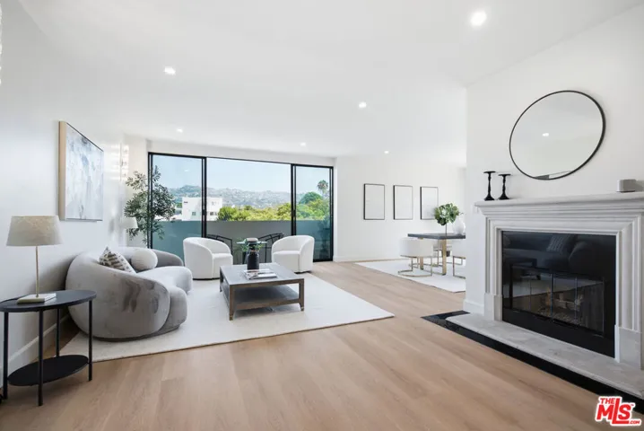 325 N Oakhurst Drive 405, Beverly Hills, California 90210