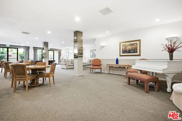 325 N Oakhurst Drive 405, Beverly Hills, California 90210