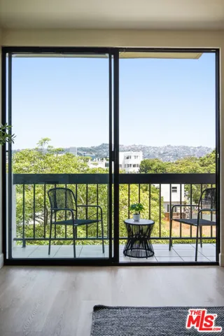 325 N Oakhurst Drive 405, Beverly Hills, California 90210