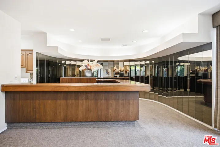 325 N Oakhurst Drive 405, Beverly Hills, California 90210