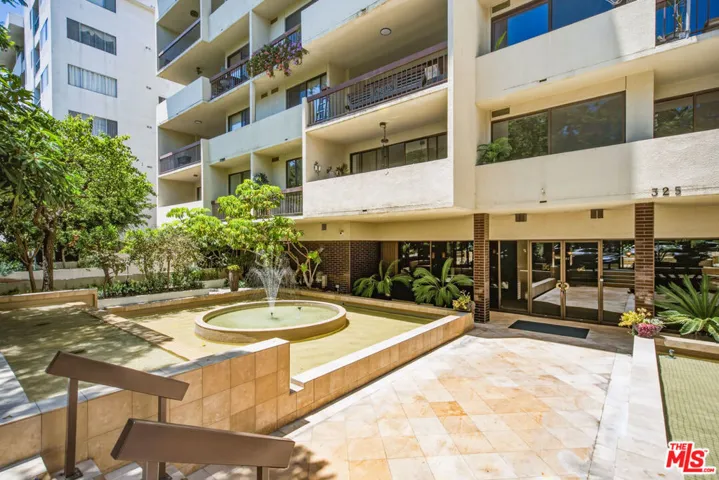 325 N Oakhurst Drive 405, Beverly Hills, California 90210