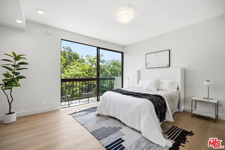 325 N Oakhurst Drive 405, Beverly Hills, California 90210