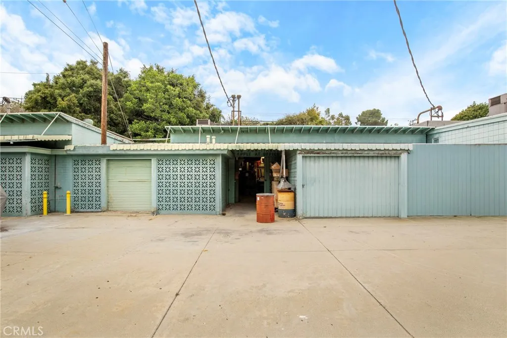 335 E Beach Avenue, Inglewood, California 90302 — photo 4