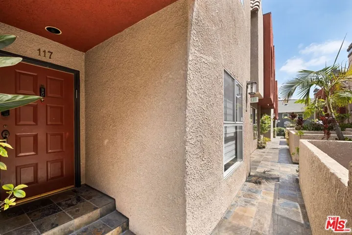 1957 N Bronson Avenue 117, Los Angeles, California 90068
