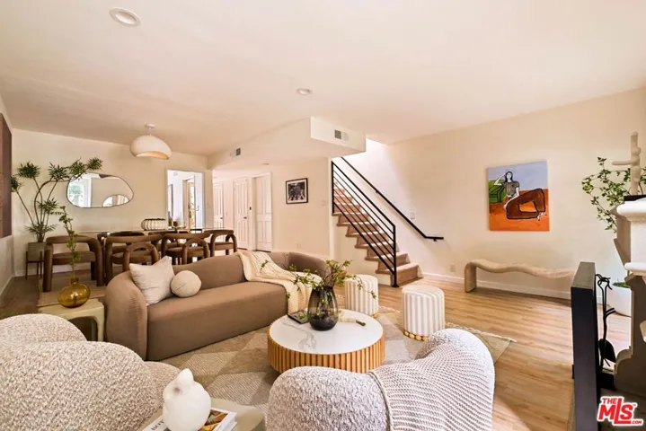 1957 N Bronson Avenue 117, Los Angeles, California 90068
