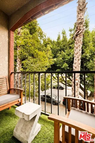 1957 N Bronson Avenue 117, Los Angeles, California 90068
