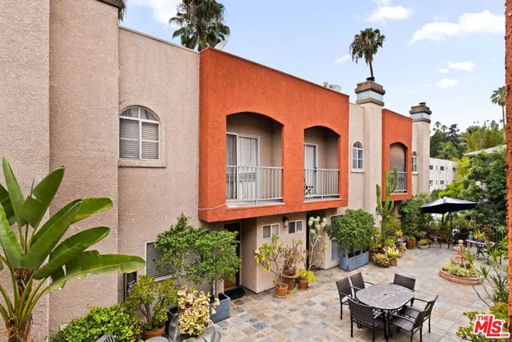 1957 N Bronson Avenue 117, Los Angeles, California 90068