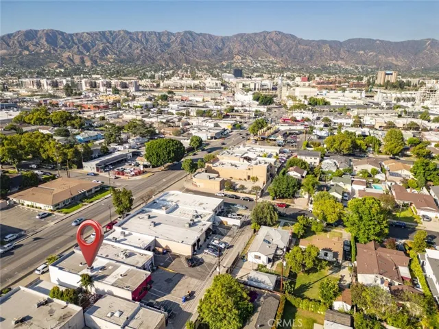 1114 W Magnolia Boulevard, Burbank, California 91506
