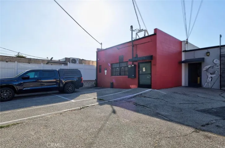 1114 W Magnolia Boulevard, Burbank, California 91506