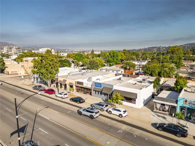 1114 W Magnolia Boulevard, Burbank, California 91506