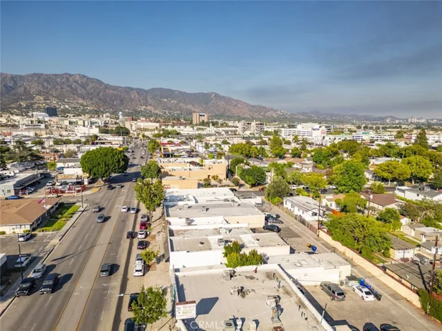 1114 W Magnolia Boulevard, Burbank, California 91506