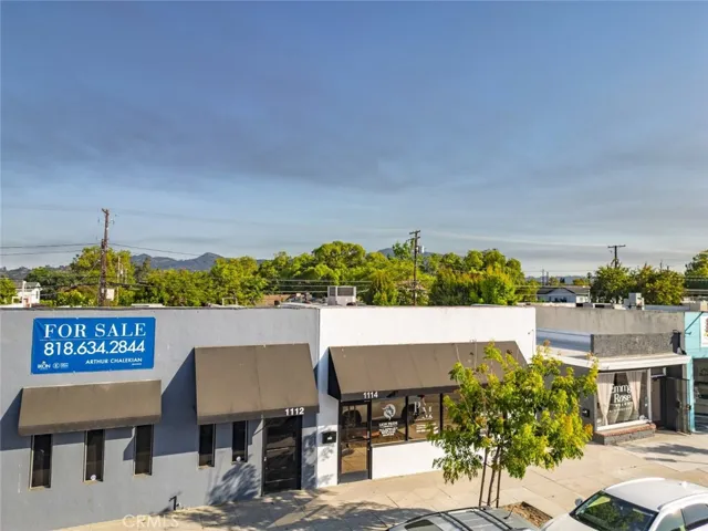 1114 W Magnolia Boulevard, Burbank, California 91506