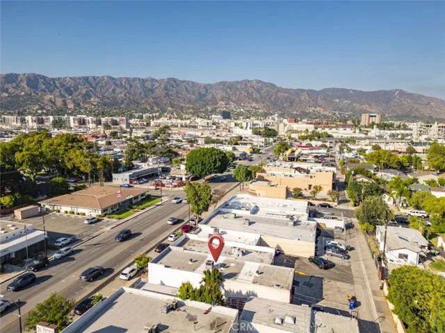 1114 W Magnolia Boulevard, Burbank, California 91506