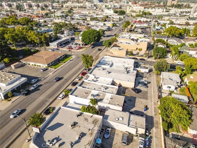 1114 W Magnolia Boulevard, Burbank, California 91506
