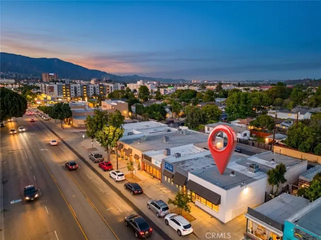1114 W Magnolia Boulevard, Burbank, California 91506