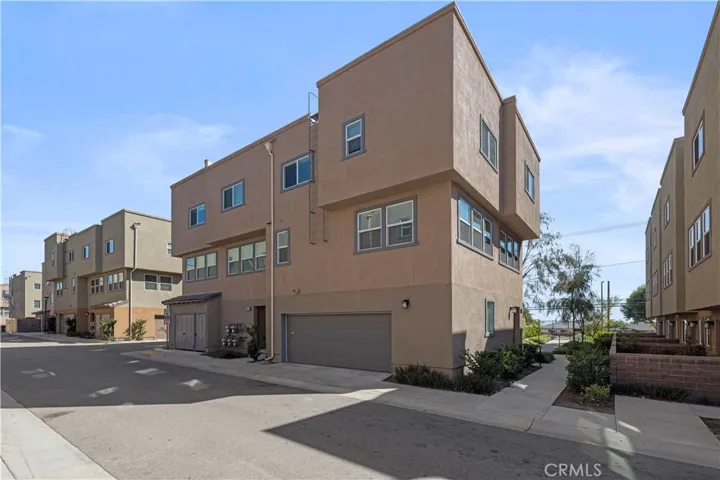 12827 Watt Lane E, Sylmar, California 91342