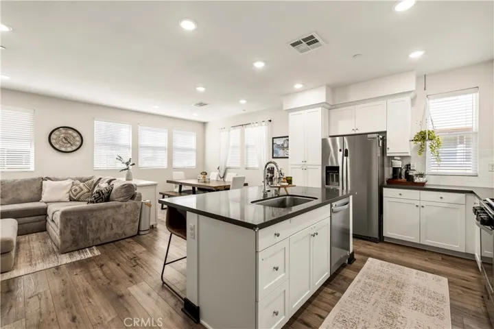 12827 Watt Lane E, Sylmar, California 91342