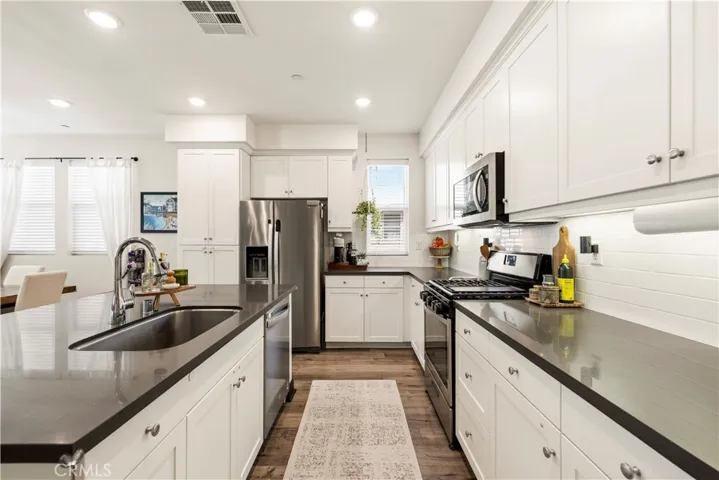 12827 Watt Lane E, Sylmar, California 91342
