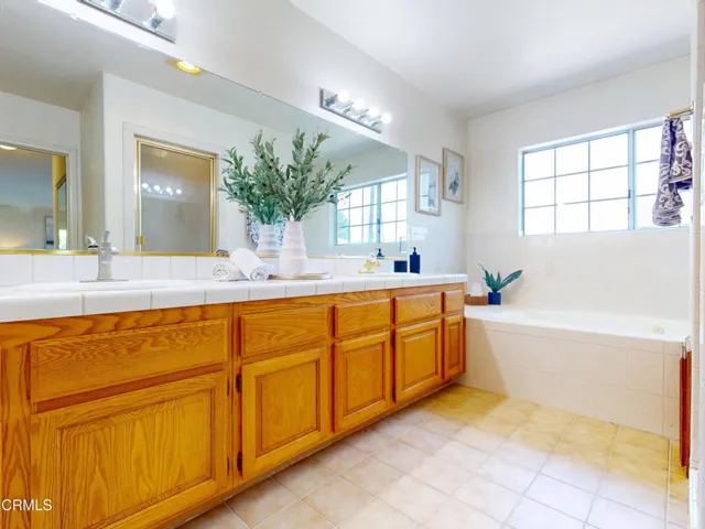 717-Sharon-Rd-041