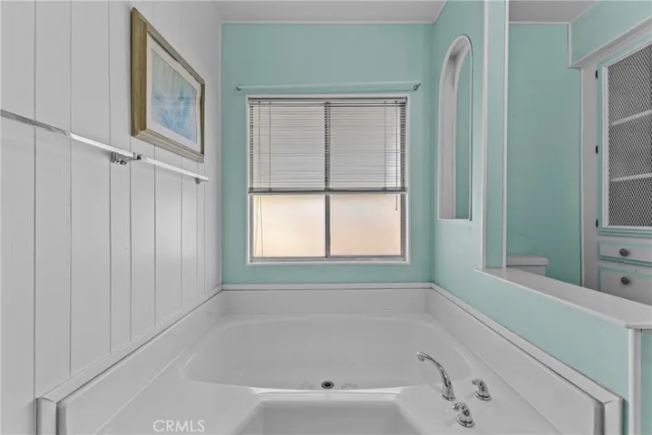 Main bedroom bathroom