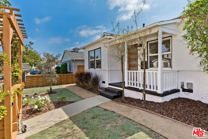 11305 Segrell Way, Culver City, California 90230