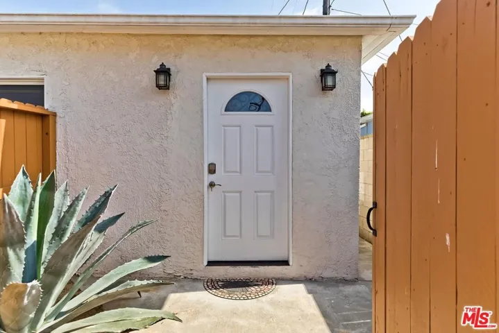 11305 Segrell Way, Culver City, California 90230