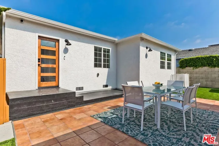 11305 Segrell Way, Culver City, California 90230