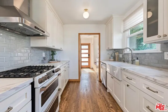 11305 Segrell Way, Culver City, California 90230