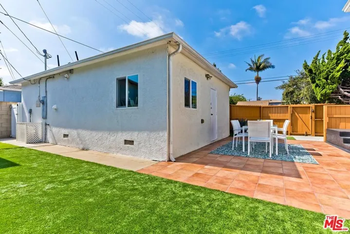 11305 Segrell Way, Culver City, California 90230