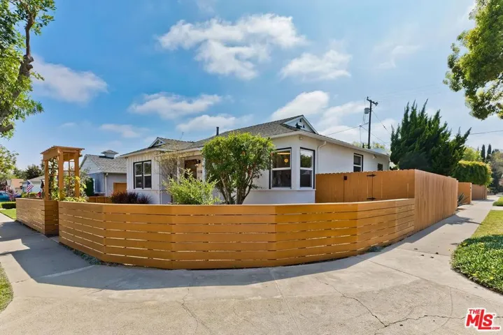 11305 Segrell Way, Culver City, California 90230